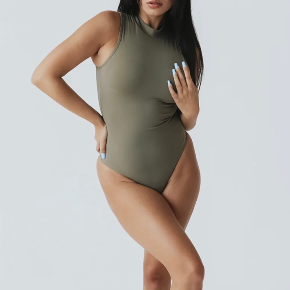 Klassy Network Mock Turtleneck Bramisuit - Olive - Medium - never worn